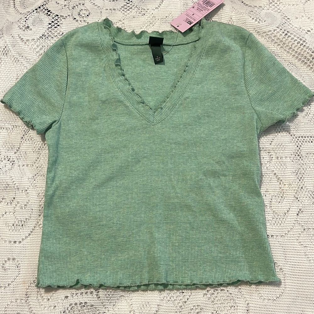 🌼 NWT Wild Fable mint green crop shirt